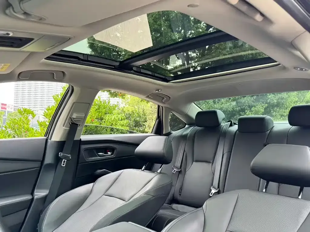 Honda Accord — фото 10
