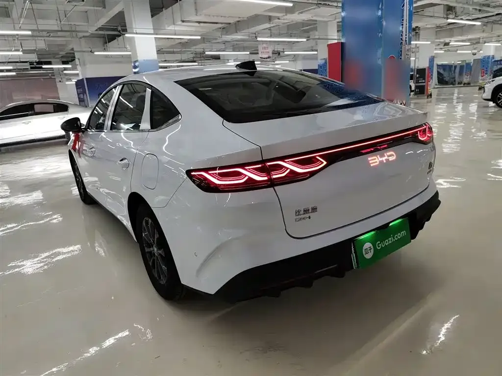 BYD Qin L — фото 10