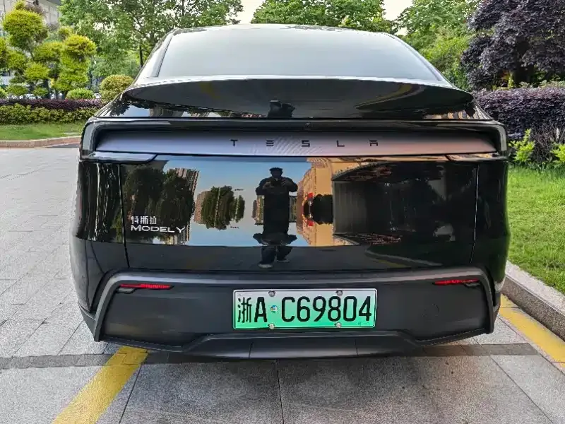 Tesla Model Y — фото 6