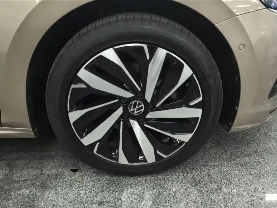 Volkswagen Passat — фото 4