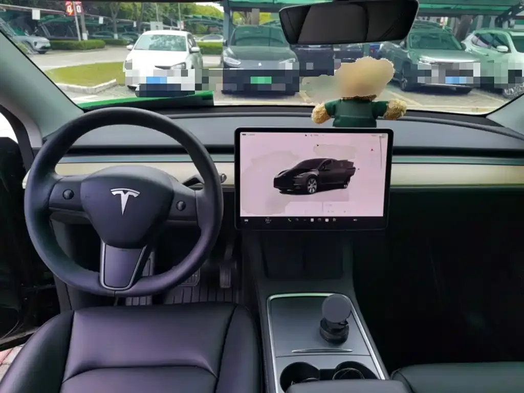 Tesla Model Y — фото 5