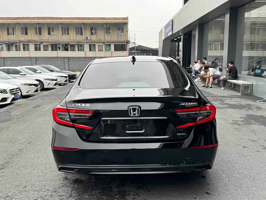 Honda Accord — фото 7