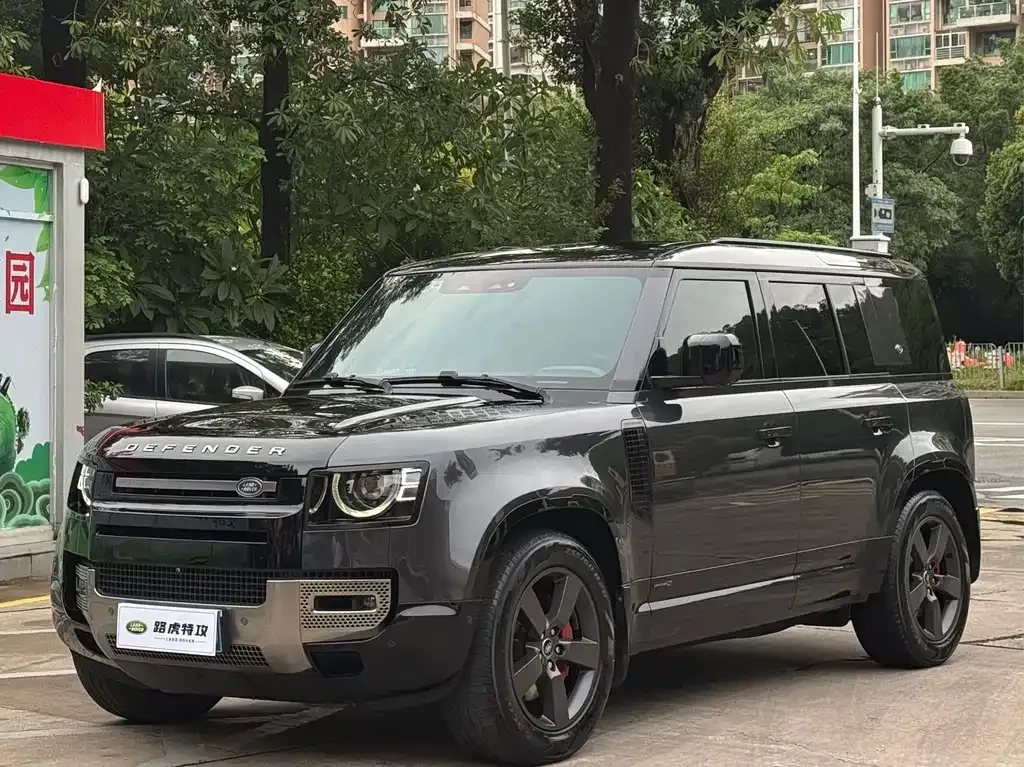 Land Rover Defender — фото 1
