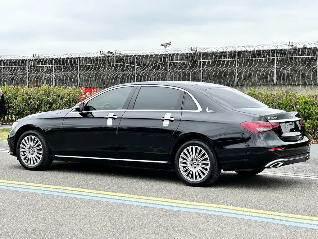 Mercedes-Benz E-Class 2023 из CN, фото 3