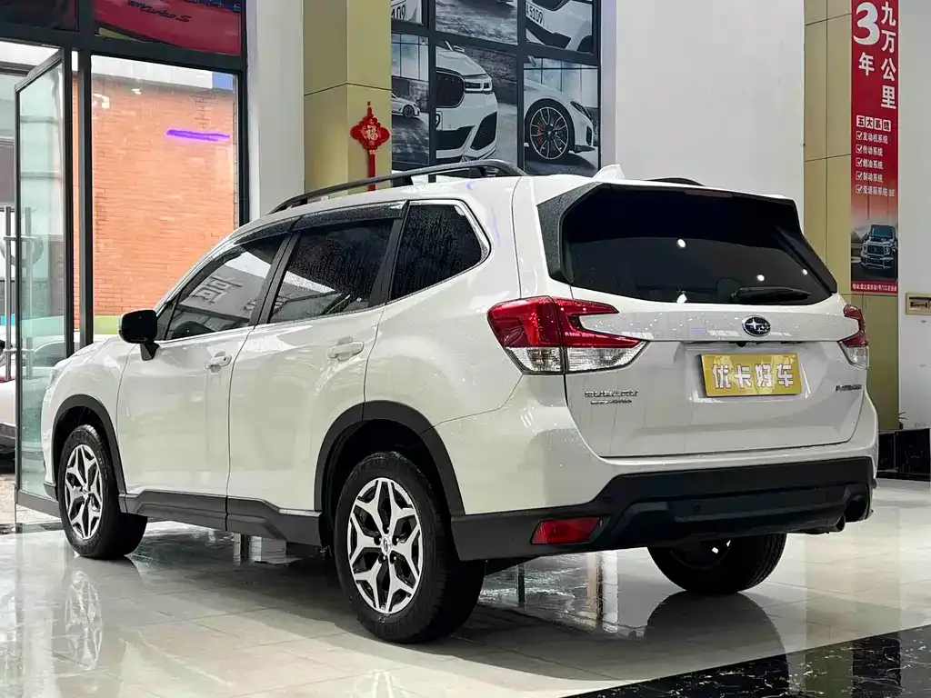 Subaru Forester — фото 9