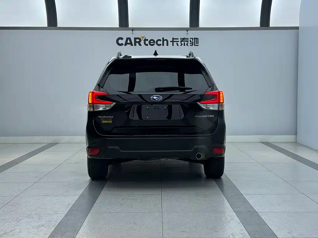 Subaru Forester 2022 из CN, фото 2