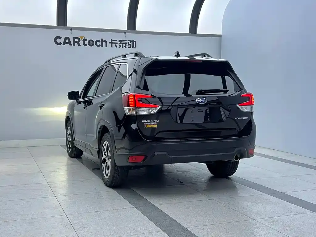 Subaru Forester 2022 из CN, фото 3