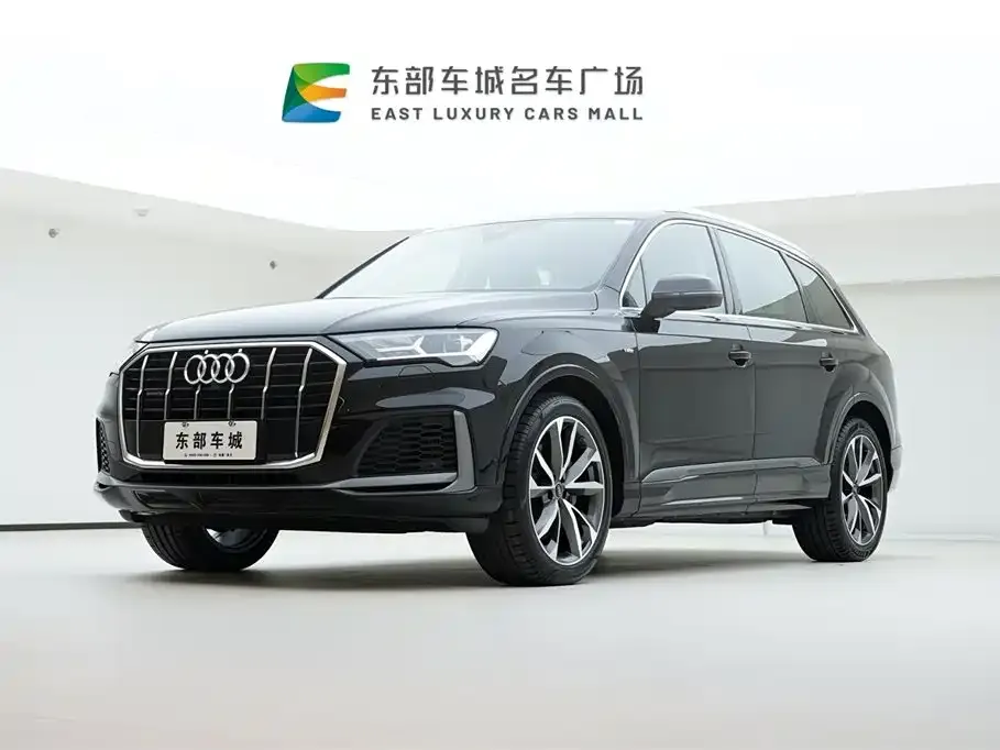 Audi Q7 — фото 1