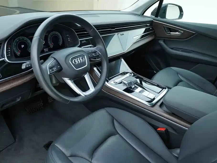Audi Q7 — фото 8