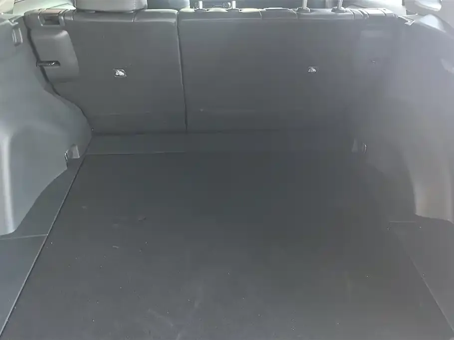 Toyota RAV4 — фото 5