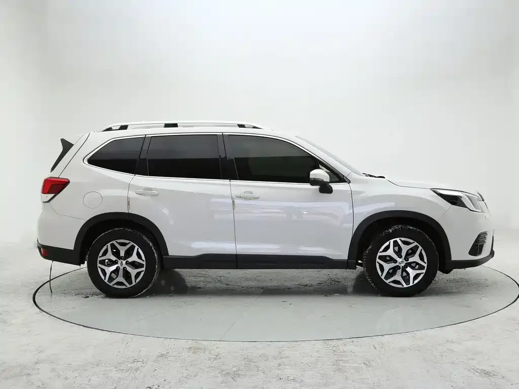 Subaru Forester — фото 3