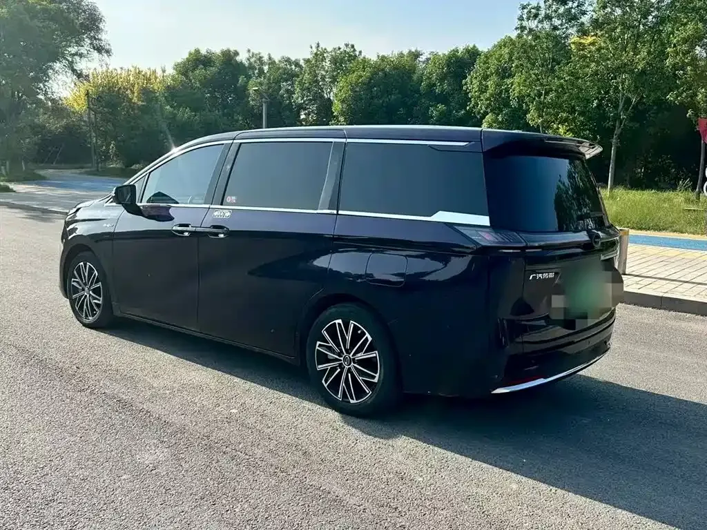 GAC Motor E8 Hybrid — фото 10