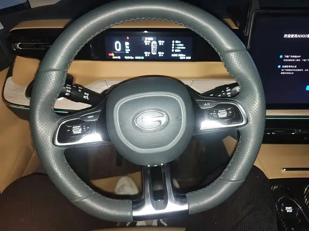 GAC Motor E8 Hybrid — фото 4