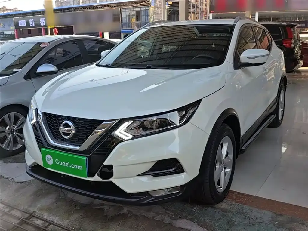 Nissan Qashqai — фото 1