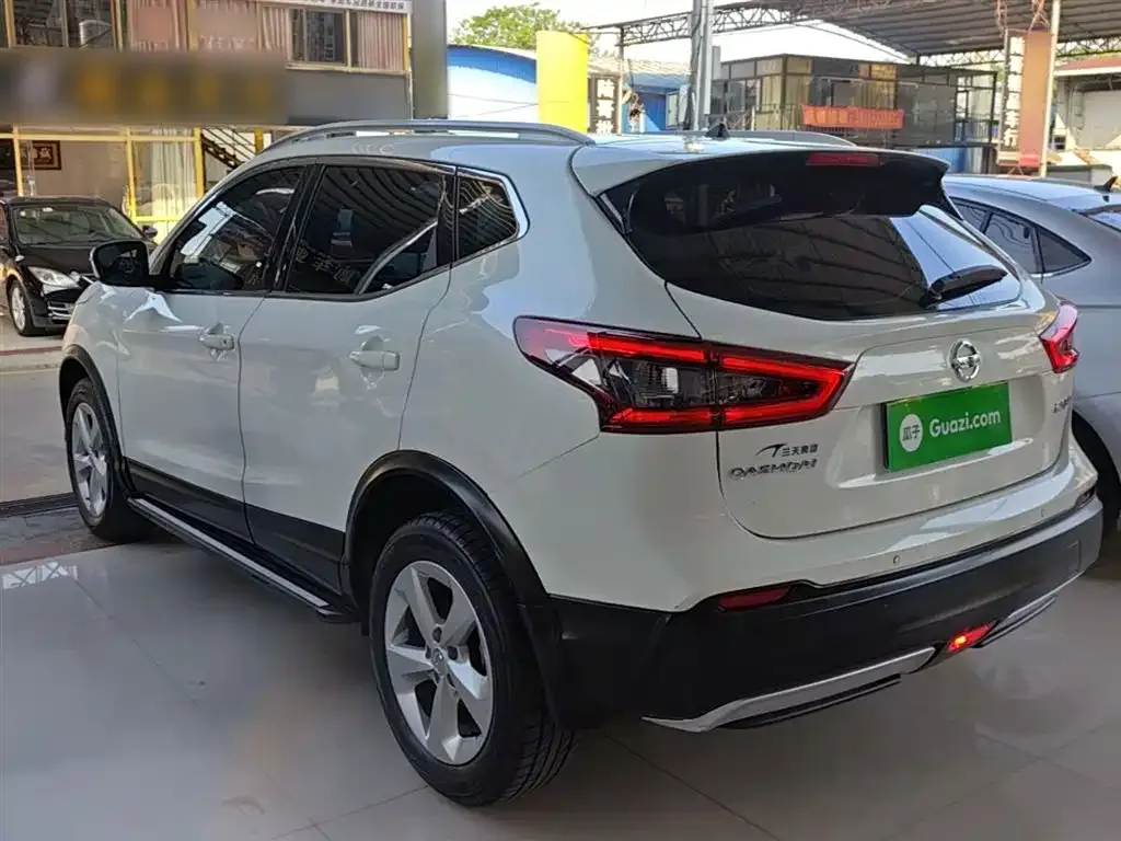 Nissan Qashqai — фото 10