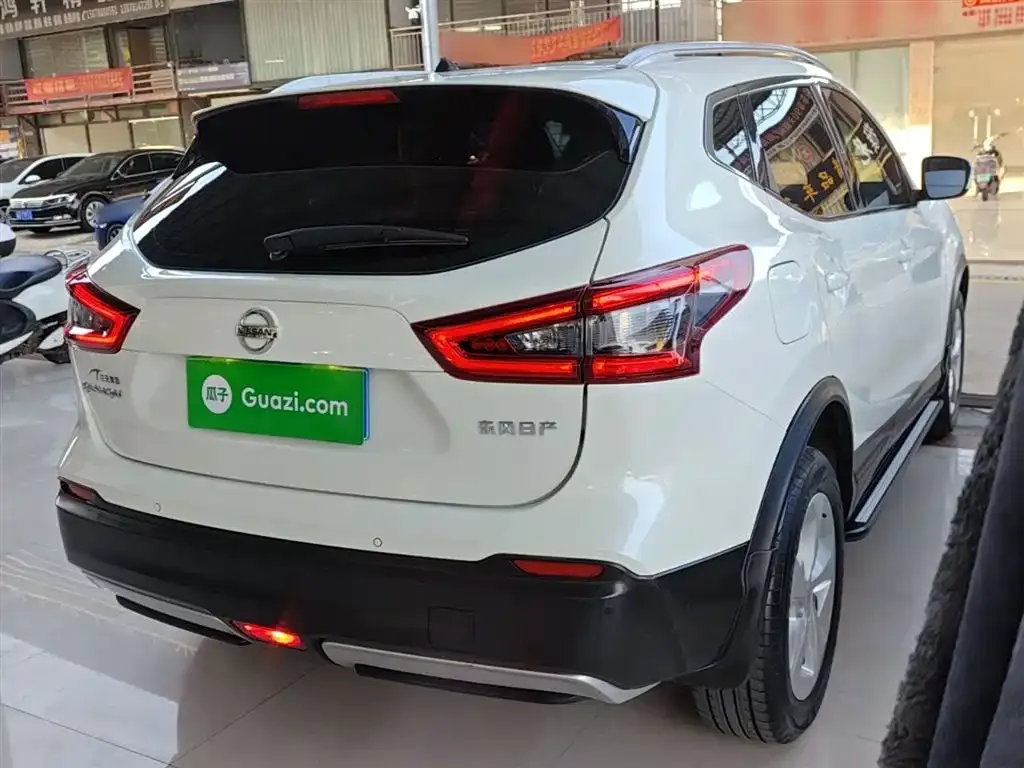 Nissan Qashqai — фото 8