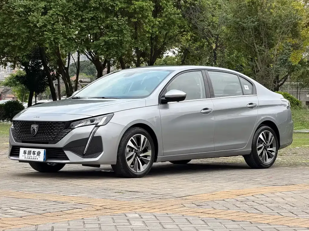 Peugeot 408