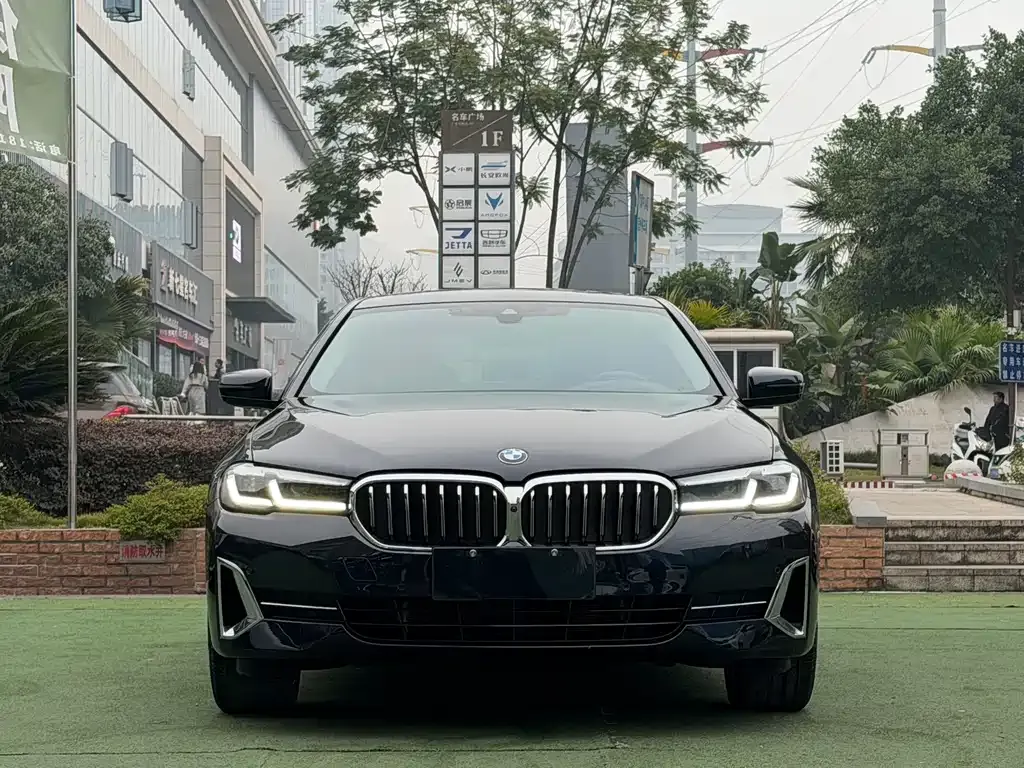 BMW 5 Series — фото 9