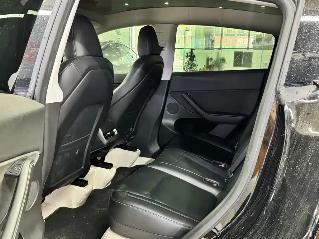 Tesla Model Y 2023 из CN, фото 9