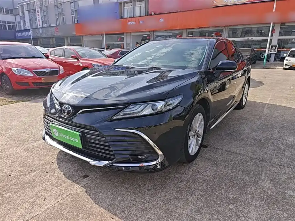 Toyota Camry — фото 5