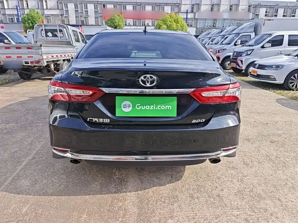 Toyota Camry — фото 3