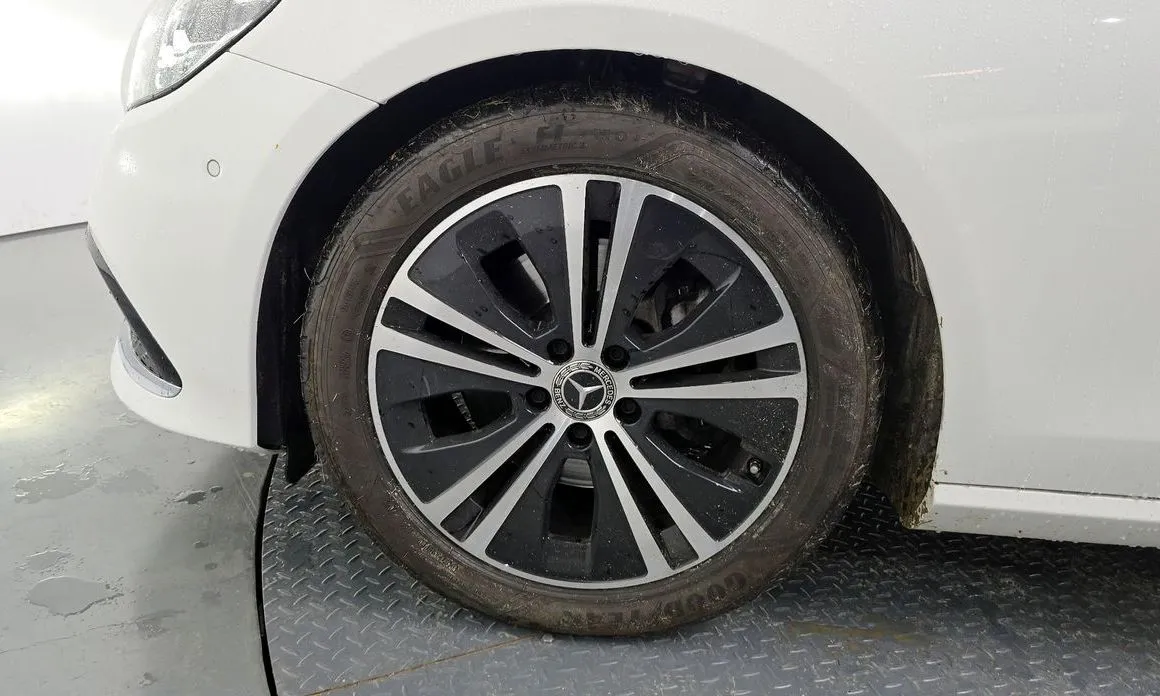 Mercedes-Benz E-Class 2021 из KR, фото 9