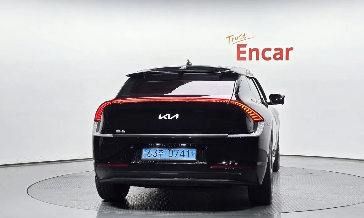 Kia EV6 2023 из KR, фото 2