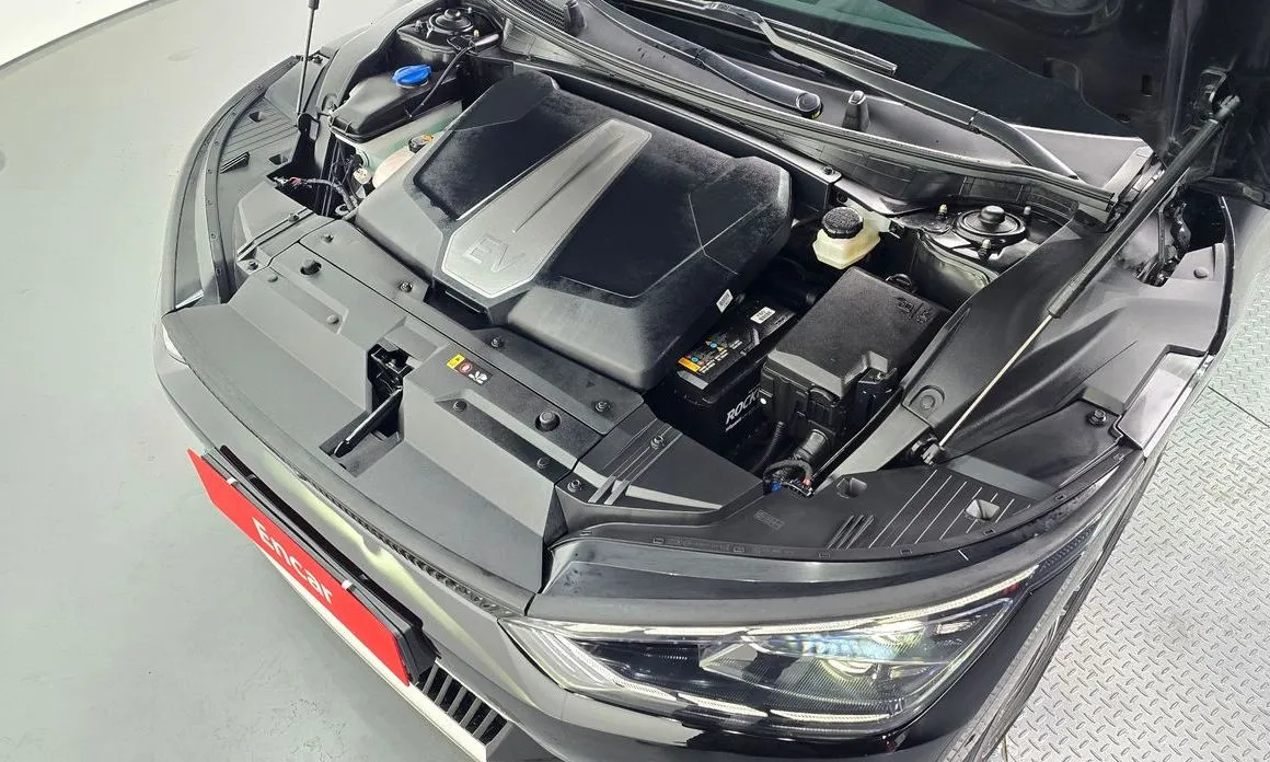 Kia EV6 2023 из KR, фото 8