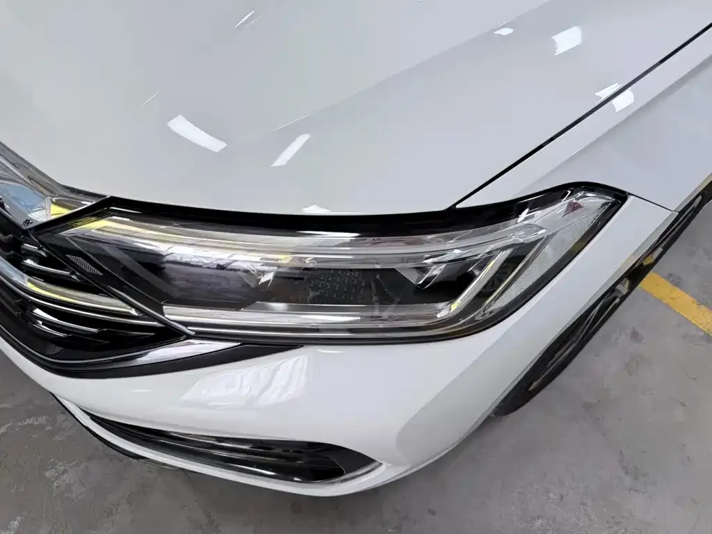 Volkswagen Sagitar — фото 6