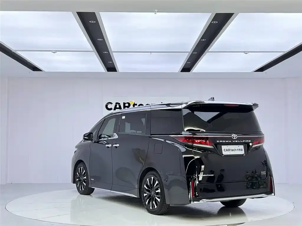 Toyota Vellfire — фото 4