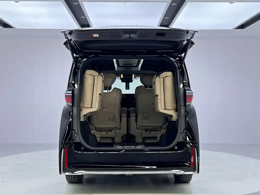 Toyota Vellfire — фото 6
