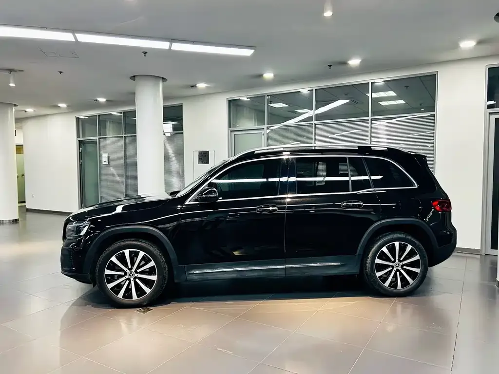 Mercedes-Benz GLB — фото 10