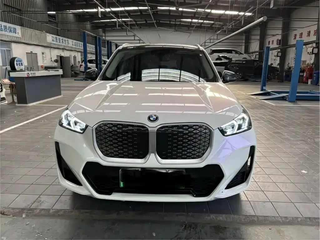 BMW iX1 2024 из CN, фото 5