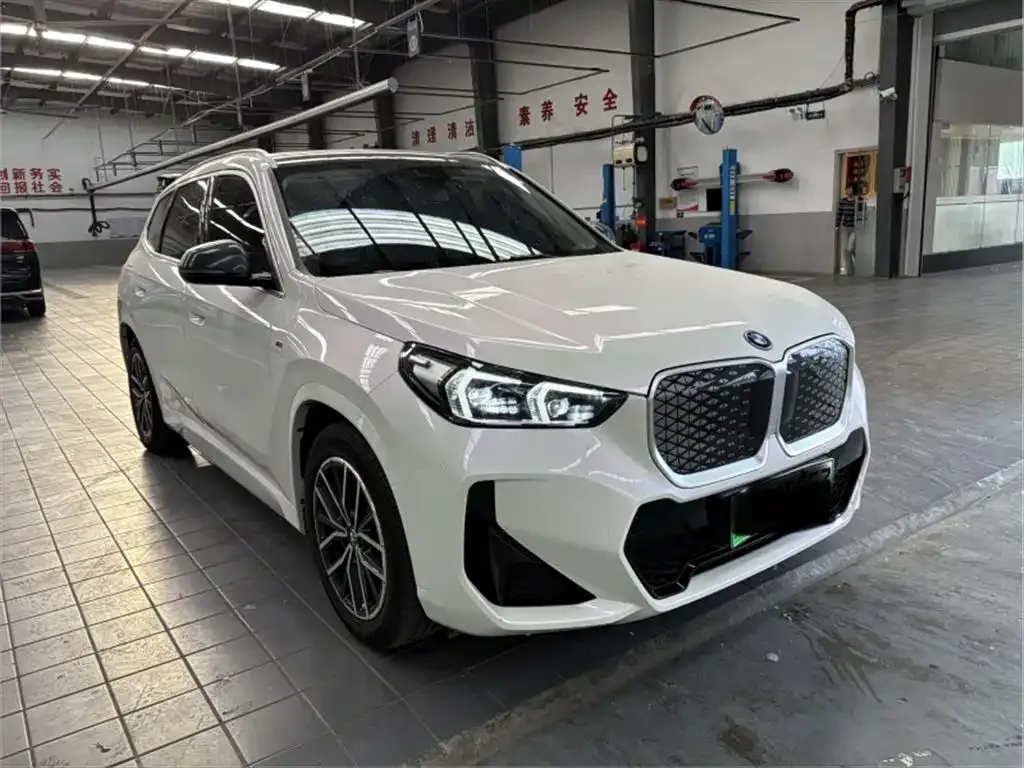 BMW iX1 2024 из CN, фото 7