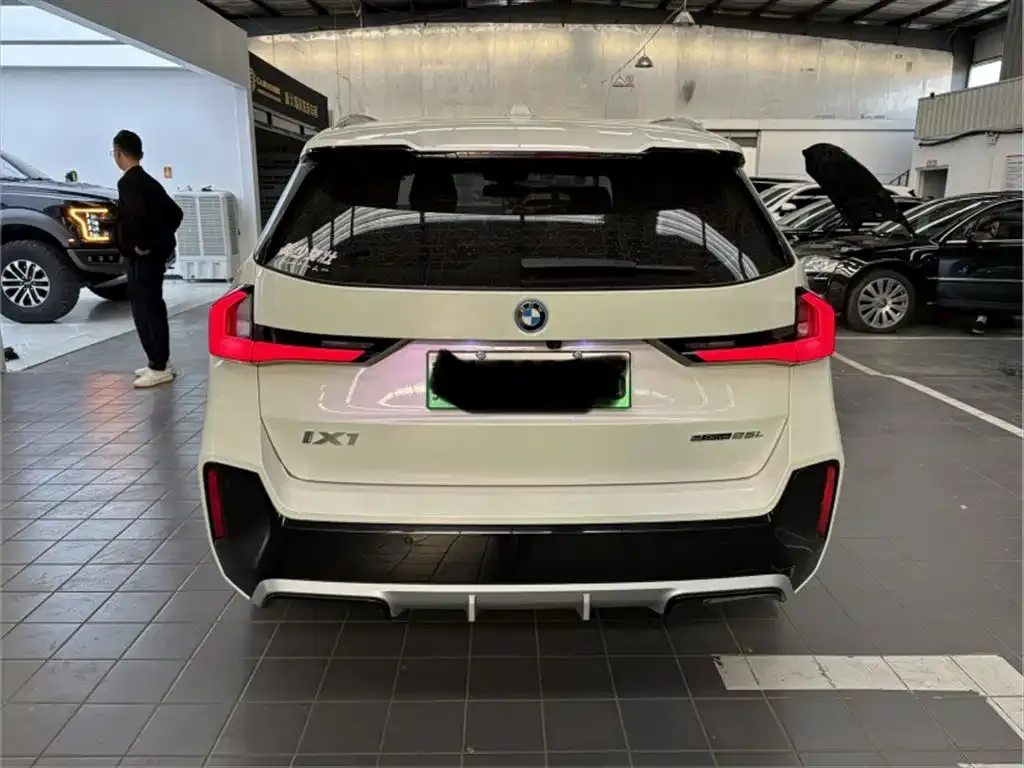 BMW iX1 2024 из CN, фото 6
