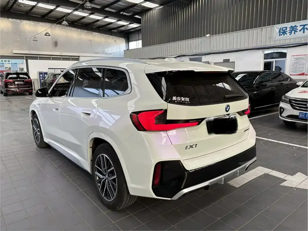 BMW iX1 2024 из CN, фото 3