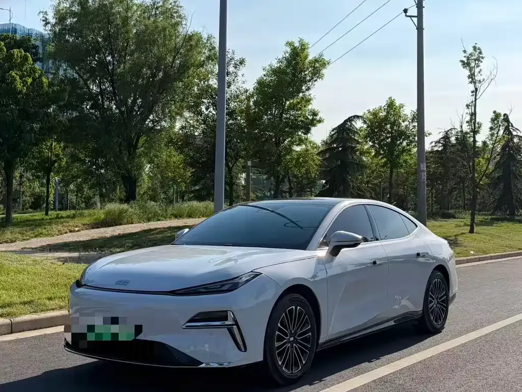 Geely Galaxy Xingyao 8