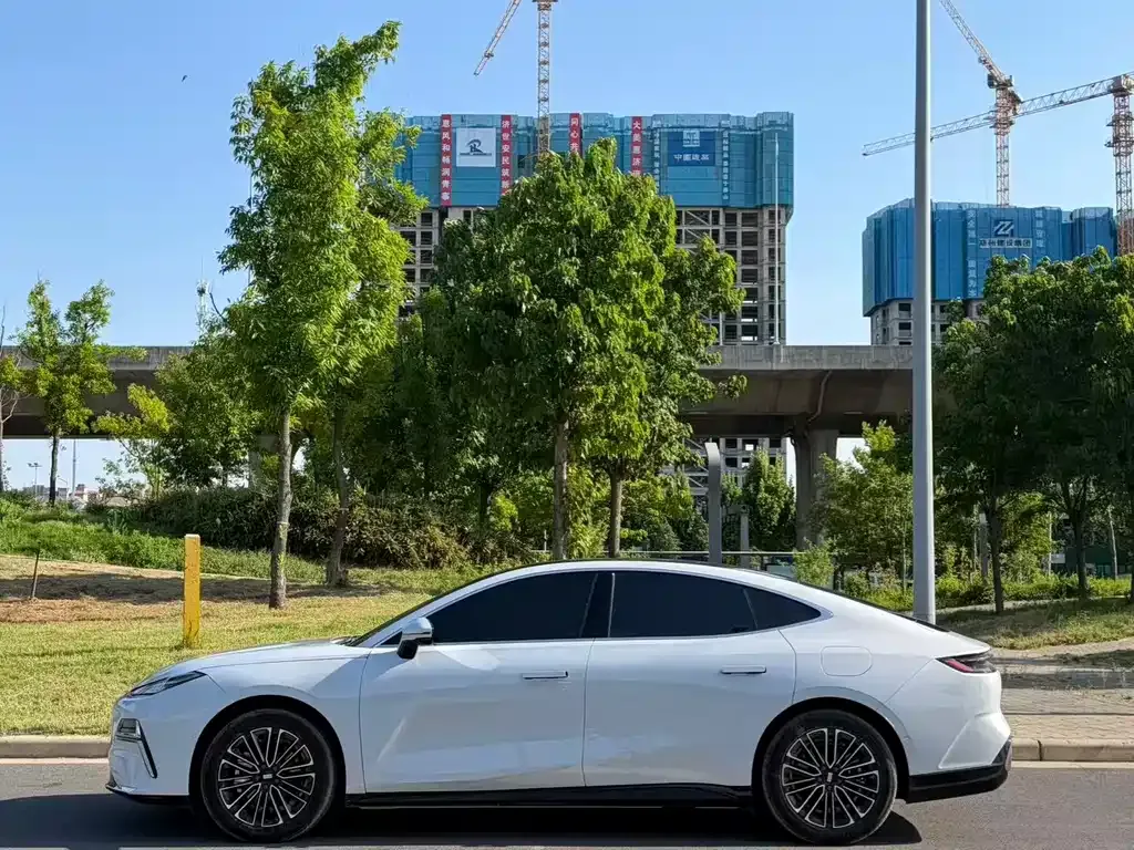 Geely Galaxy Xingyao 8 2025 из CN, фото 9