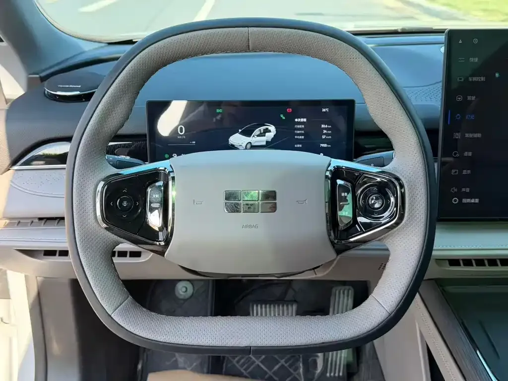 Geely Galaxy Xingyao 8 2025 из CN, фото 3
