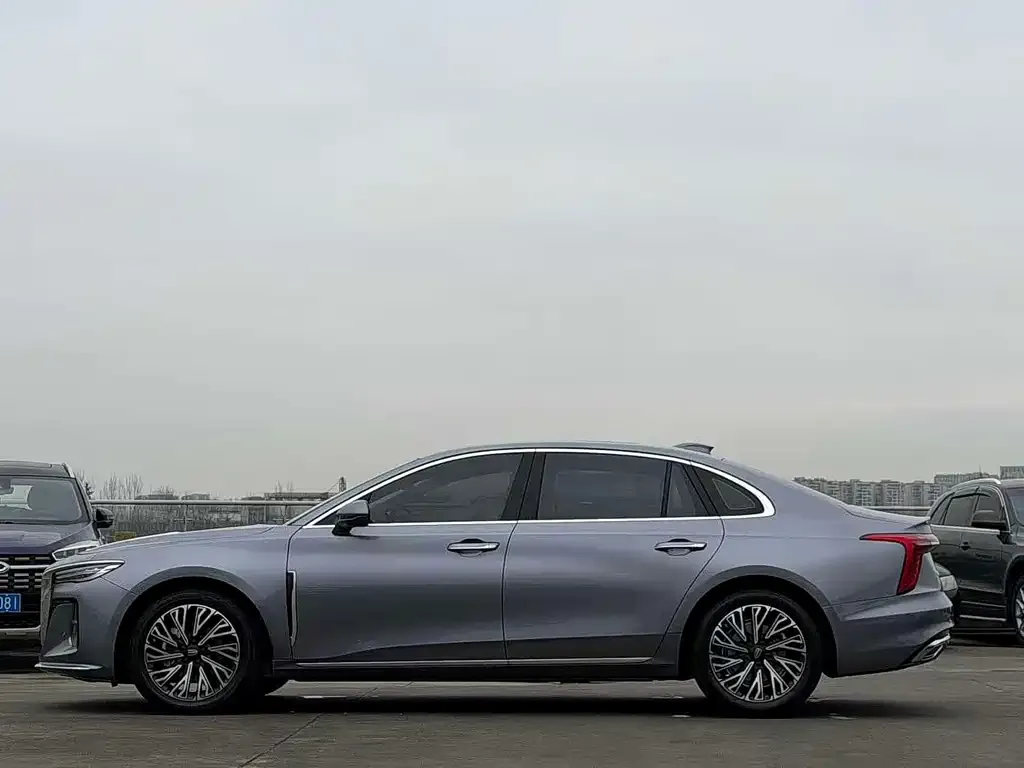 Hongqi H5 — фото 2