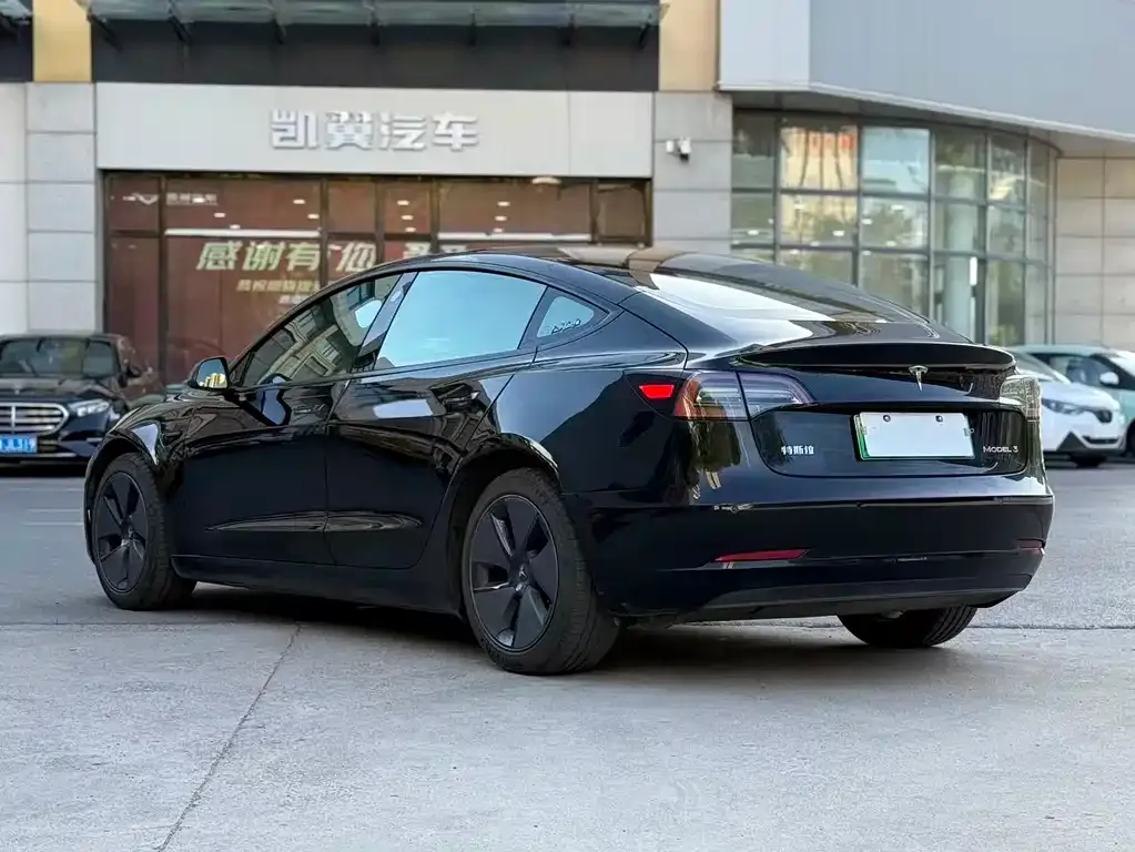 Tesla Model 3 — фото 8