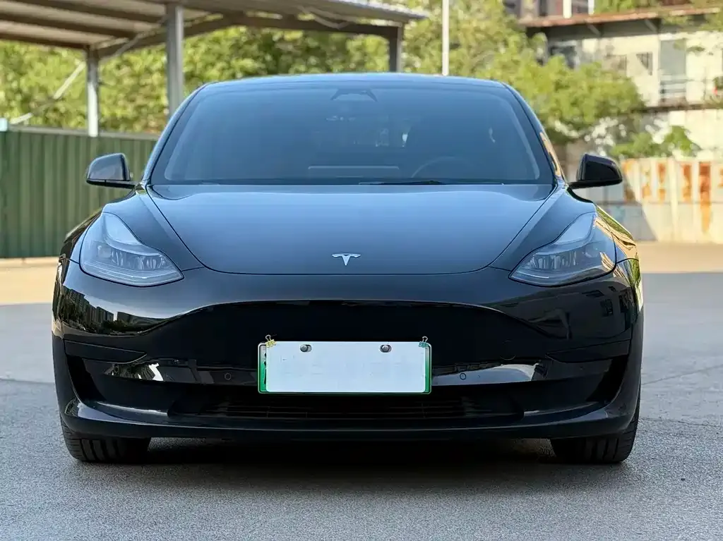 Tesla Model 3 — фото 10