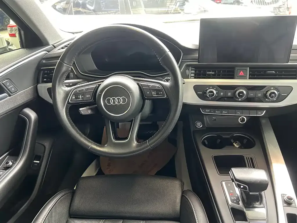 Audi A4L 2023 из CN, фото 7
