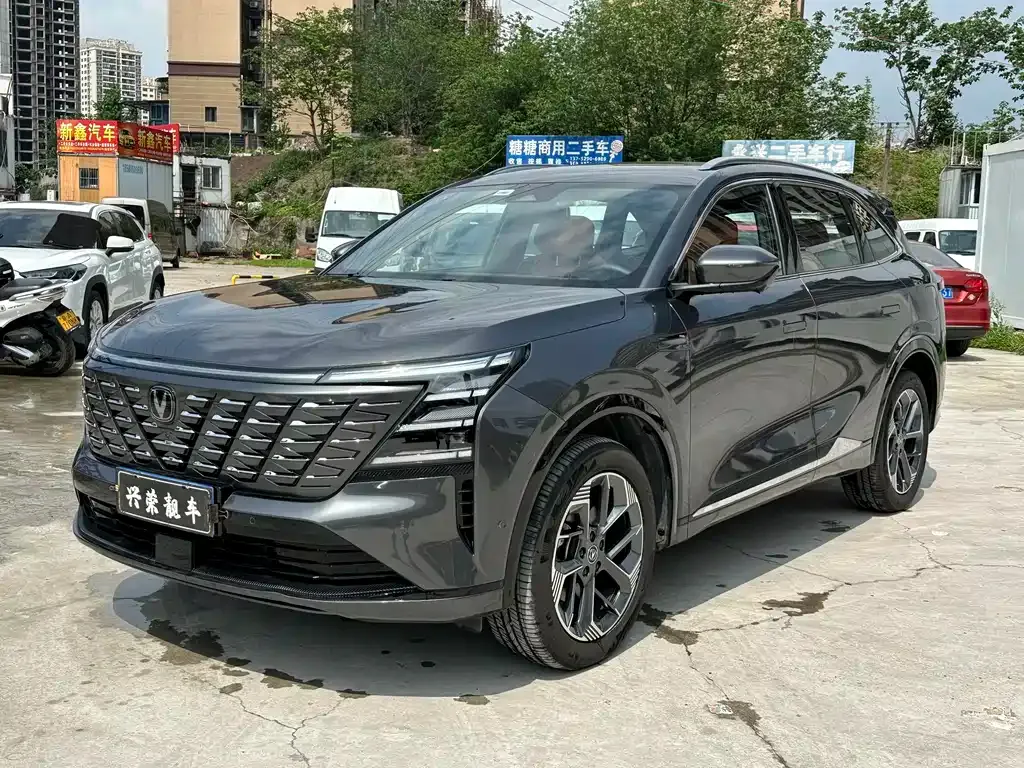 Changan CS75PLUS — фото 1
