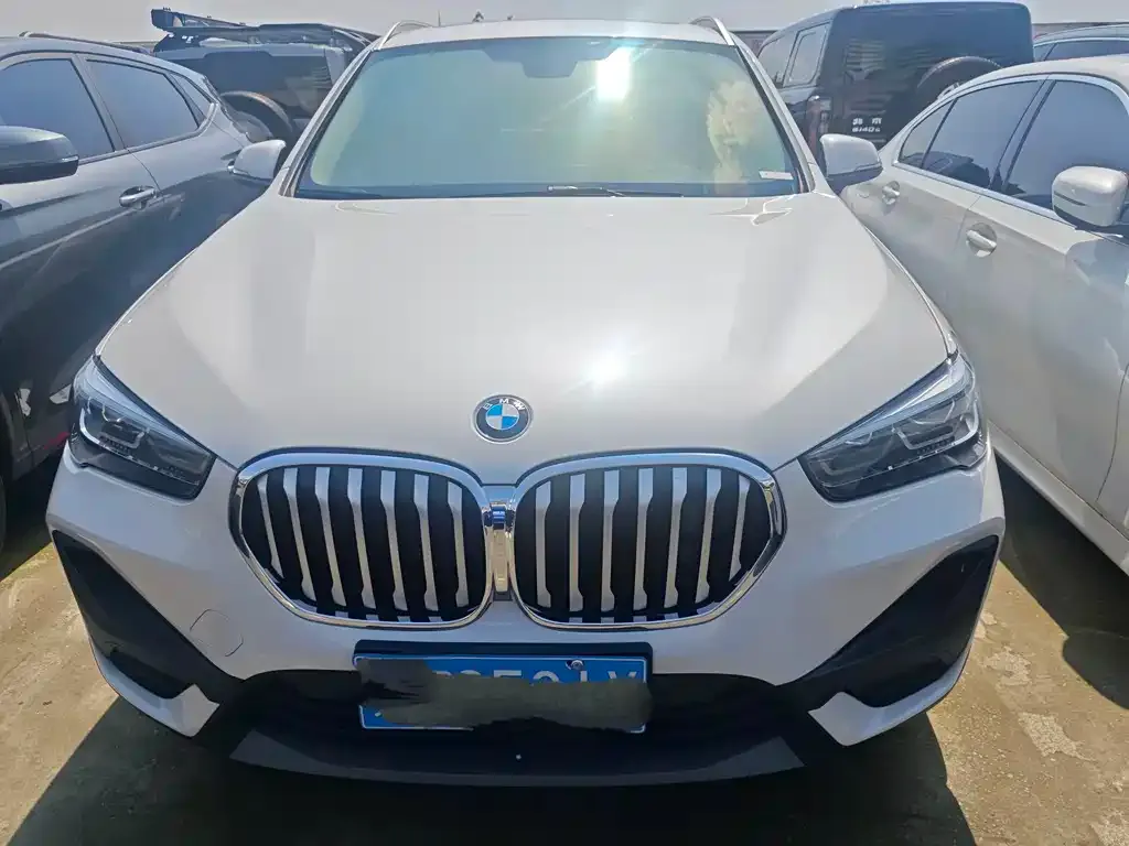 BMW X1 — фото 10