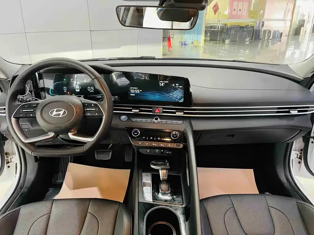 Hyundai Elantra — фото 8