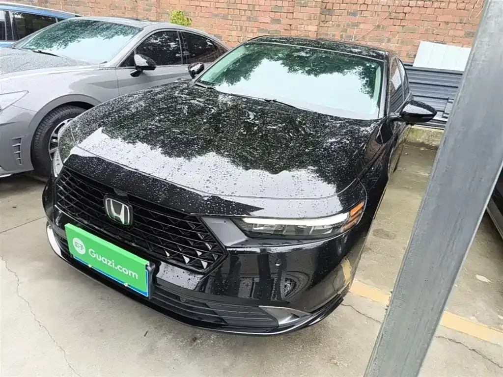 Honda Accord — фото 1