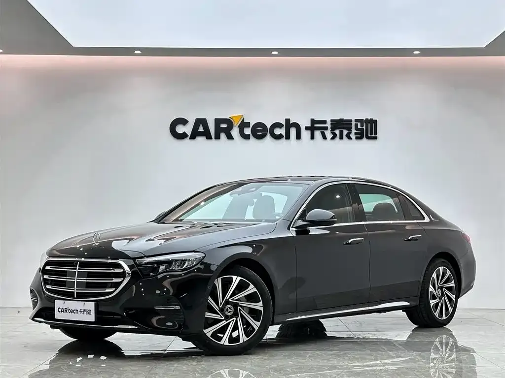 Mercedes-Benz E-Class — фото 1