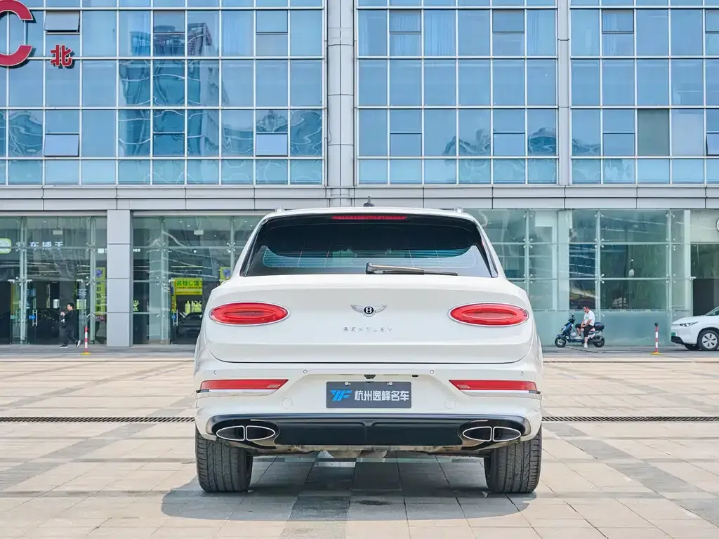 Bentley Bentayga — фото 3