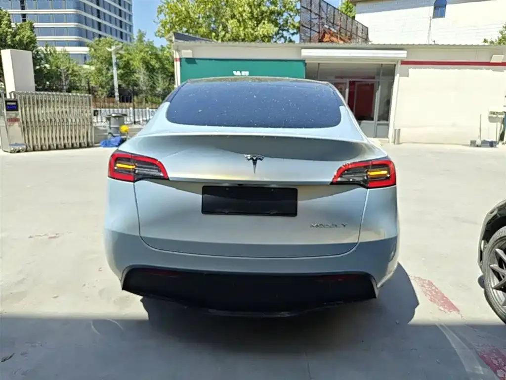 Tesla Model Y — фото 5